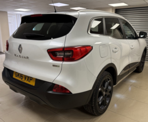 2016 Renault Kadjar 1.5 Dci Dynamique S Nav SUV 5dr Diesel Manual Euro 6 (s/s) (110 Ps) in Multicolour — image 3