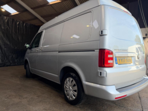 2017 Volkswagen Transporter 2.0 Tdi T28 Bluemotion Tech Trendline Fwd Swb Euro 6 (s/s) 5dr in Silver — image 4