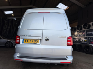 2017 Volkswagen Transporter 2.0 Tdi T28 Bluemotion Tech Trendline Fwd Swb Euro 6 (s/s) 5dr in Silver — image 6
