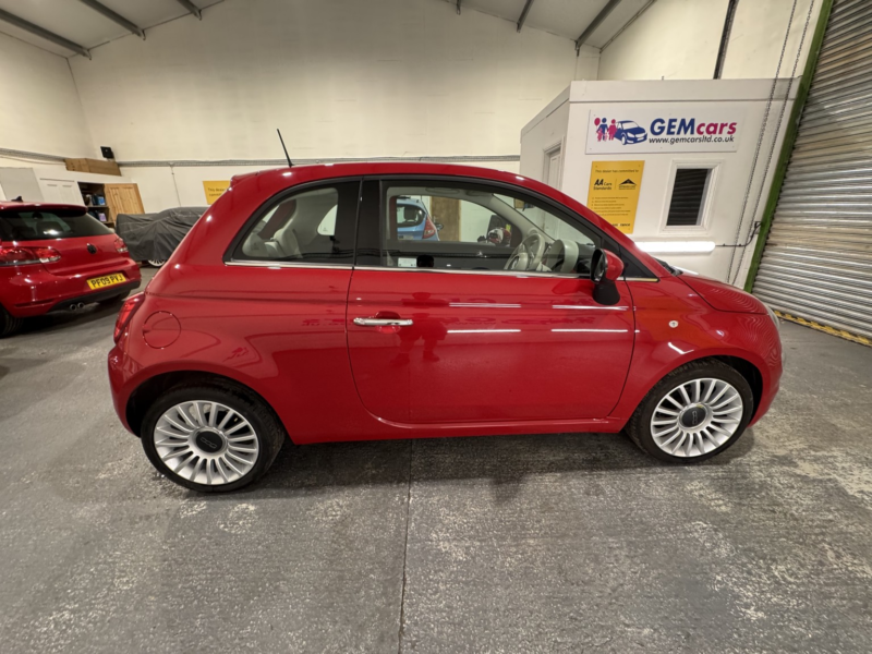 2019 Fiat 500 1.2 1.2 69hp Lounge in Red — image 1