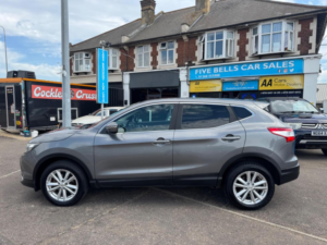 2014 Nissan Qashqai 1.6 Dci Acenta Premium 4WD Euro 5 (s/s) 5dr in Grey — image 3