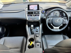 2015 Lexus Nx 2.5 300h Luxury E-CVT 4WD Euro 6 (s/s) 5dr in Silver — image 4