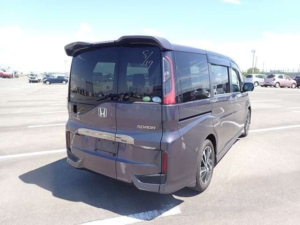 2015 Honda Stepwagon Rp3 Cool Spirit 1.5 Auto 8 Seater in Purple — image 3