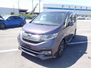 2015 Honda Stepwagon Rp3 Cool Spirit 1.5 Auto 8 Seater in Purple — image 6