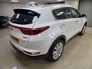 2016 Kia Sportage 1.7 Crdi 3 SUV 5dr Diesel Manual Euro 6 (s/s) (114 Bhp) in Multicolour — image 3