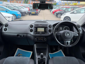 2014 Volkswagen Tiguan 2.0 Tdi Bluemotion Tech Match 2WD Euro 5 (s/s) 5dr in White — image 3