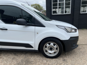 2022 Ford Transit Connect 1.5 Transit Connect Leader Hp Van Lwb 250 L2 1.5l Ecoblue 100ps Fwd 6 Speed Manual in White — image 5
