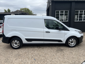 2022 Ford Transit Connect 1.5 Transit Connect Leader Hp Van Lwb 250 L2 1.5l Ecoblue 100ps Fwd 6 Speed Manual in White — image 6