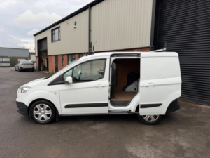 2017 Ford Transit Courier 1.5 Tdci Trend L1 Euro 6 5dr in White — image 4