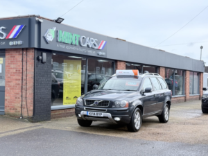 2014 Volvo Xc90 2.4 D5 Es in Grey — image 2
