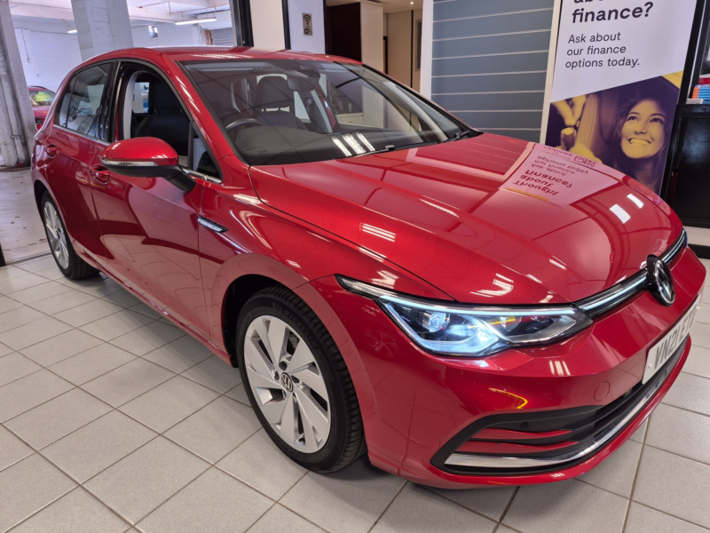 2021 Volkswagen Golf 1.5 Tsi Style Hatchback 5dr Petrol Manual Euro 6 (s/s) (150 Ps) in Red — image 1