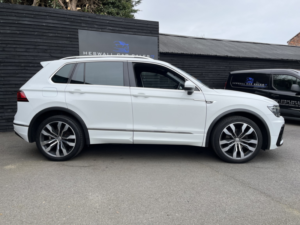 2017 Volkswagen Tiguan 2.0 Tdi R-Line in White — image 2