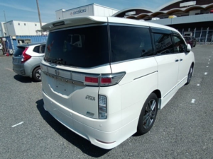 2013 Nissan Elgrand E52 3.5cc Auto 7 Leather Seats in White — image 4