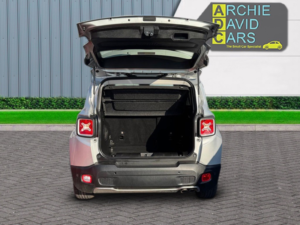 2016 Jeep Renegade 1.6 Renegade 1.6 Multijet Ii 120hp Limited in Grey — image 3