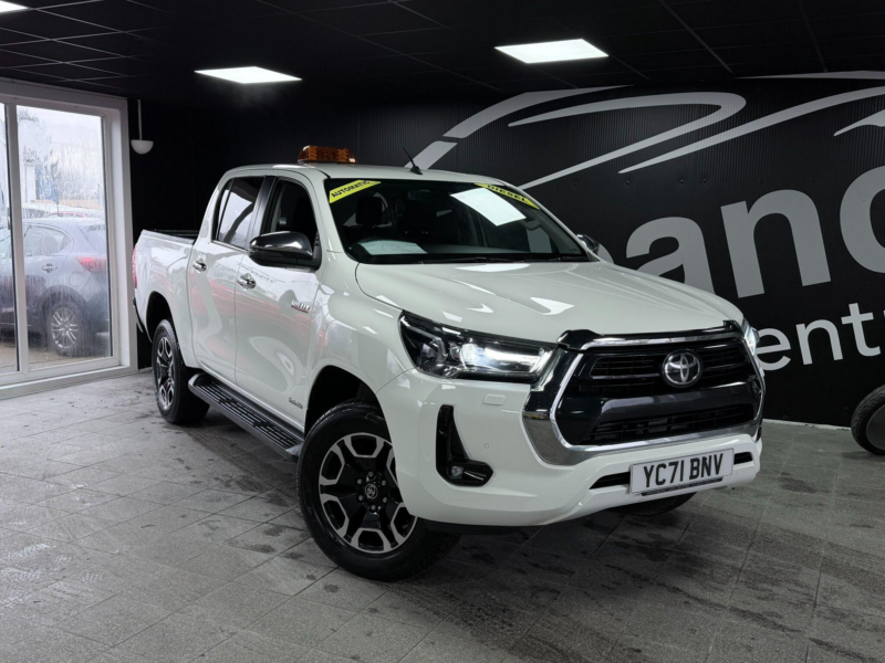 2021 Toyota Hilux 2.8 D-4d Invincible Auto 4WD Euro 6 (s/s) 4dr in White — image 1