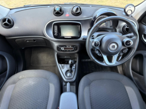 2020 Smart Forfour 17.6kwh Passion Advanced Auto 5dr (22kw Charger) in Black — image 2