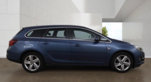 2013 Vauxhall Astra 1.6 16v Sri Sports Tourer Euro 5 5dr in Blue — image 5