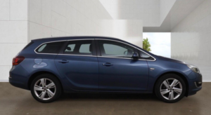 2013 Vauxhall Astra 1.6 16v Sri Sports Tourer Euro 5 5dr in Blue — image 6