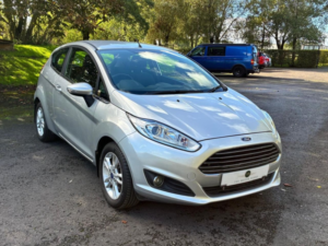 2015 Ford Fiesta 1.25 Zetec Hatchback 3dr Petrol Manual Euro 6 (82 Ps) in Silver — image 4