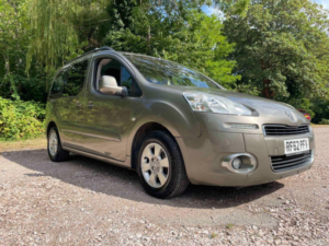 2012 Peugeot Partner Tepee 1.6 Hdi Tepee S Egc (s/s) 5dr in Bronze — image 2