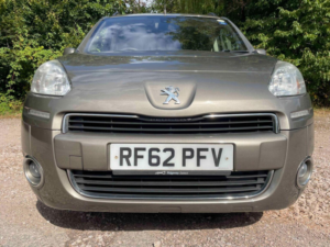 2012 Peugeot Partner Tepee 1.6 Hdi Tepee S Egc (s/s) 5dr in Bronze — image 5