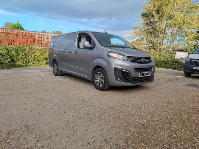 2019 Vauxhall Vivaro 1.5 Turbo D 2900 Sportive L2 H1 Euro 6 (s/s) 5dr in Grey — image 1