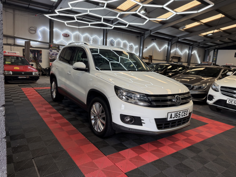 2016 Volkswagen Tiguan 2.0 Tdi Bluemotion Tech Match Edition in White — image 1