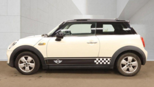 2015 MINI Hatch 1.5 Cooper Euro 6 (s/s) 3dr in White — image 6