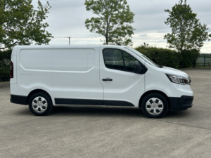 2022 Renault Trafic 2.0 Sl28 Blue Dci 130 Business+ Panel Van My22 in White — image 2