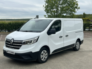 2022 Renault Trafic 2.0 Sl28 Blue Dci 130 Business+ Panel Van My22 in White — image 6