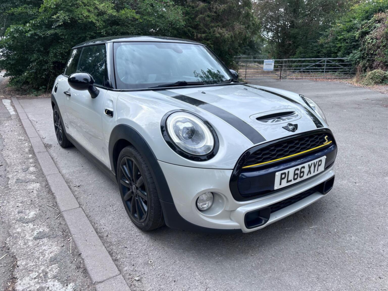 2016 MINI Hatch 2.0 Cooper S Euro 6 (s/s) 3dr in Silver — image 1