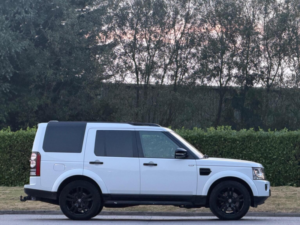 2014 Land Rover Discovery 4 3.0 Sd V6 Hse Auto 4WD Euro 5 (s/s) 5dr in White — image 2