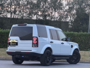 2014 Land Rover Discovery 4 3.0 Sd V6 Hse Auto 4WD Euro 5 (s/s) 5dr in White — image 3
