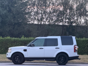 2014 Land Rover Discovery 4 3.0 Sd V6 Hse Auto 4WD Euro 5 (s/s) 5dr in White — image 4