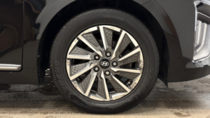 2020 Hyundai Ioniq Ioniq Ev Prem 38.3kwh My20 in Black — image 6