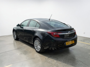 2013 Vauxhall Insignia 1.8 16v Energy Hatchback 5dr Petrol Manual Euro 5 (140 Ps) in Multicolour — image 4