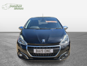 2019 Peugeot 208 1.2 Puretech Signature in Black — image 2