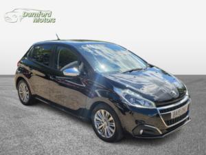 2019 Peugeot 208 1.2 Puretech Signature in Black — image 3