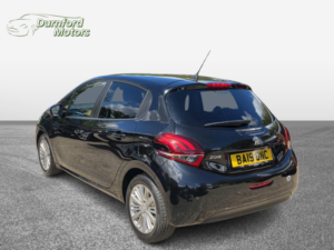 2019 Peugeot 208 1.2 Puretech Signature in Black — image 6