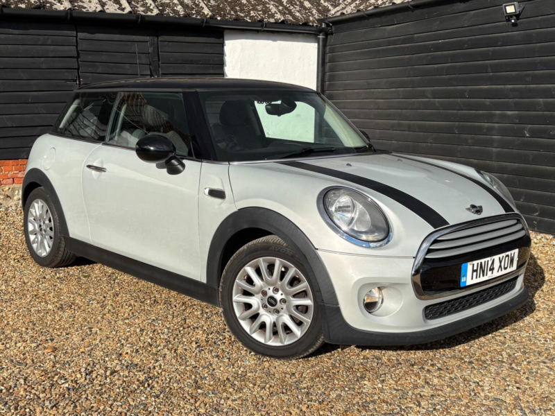 2014 MINI Hatch 1.5 Cooper Auto Euro 6 (s/s) 3dr in Silver — image 1