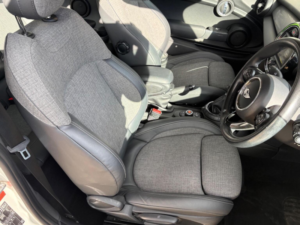 2014 MINI Hatch 1.5 Cooper Auto Euro 6 (s/s) 3dr in Silver — image 4