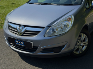 2008 Vauxhall Corsa 1.2 I 16v Breeze Plus in Silver — image 2
