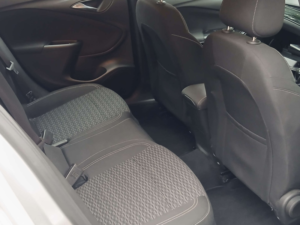 2018 Vauxhall Astra 1.4 Astra Sri T 5dr in Silver — image 5