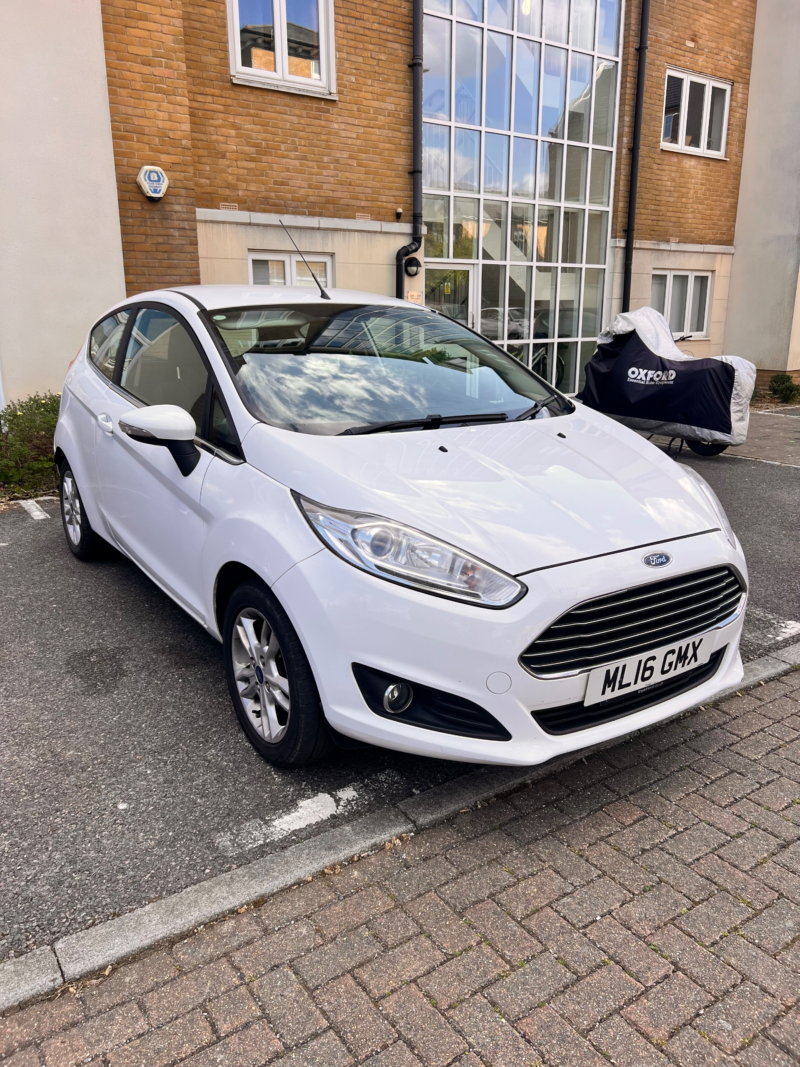 2016 Ford Fiesta 1.6 Zetec Hatchback 3dr Petrol Powershift Euro 6 (105 Ps) in White — image 1