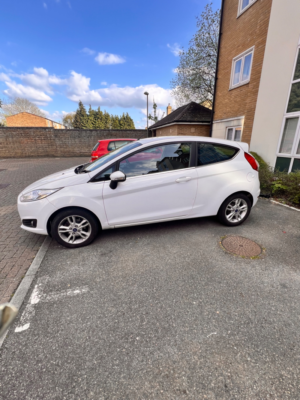 2016 Ford Fiesta 1.6 Zetec Hatchback 3dr Petrol Powershift Euro 6 (105 Ps) in White — image 4