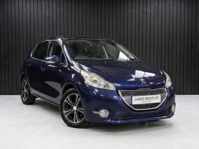 2012 Peugeot 208 1.6 E-Hdi Allure Euro 5 (s/s) 5dr in Blue — image 1