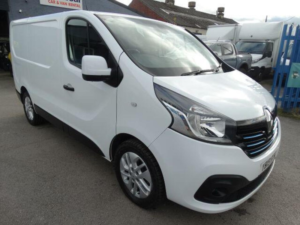 2019 Renault Trafic 1.6 Dci Energy 27 Sport Nav Swb Standard Roof Euro 6 (s/s) 5dr in White — image 3