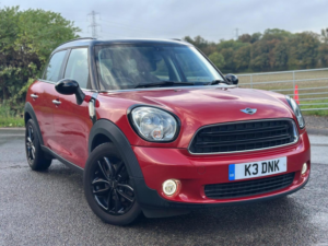 2015 MINI Countryman 1.6 Cooper Auto Euro 6 5dr in Red — image 2