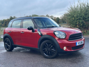 2015 MINI Countryman 1.6 Cooper Auto Euro 6 5dr in Red — image 3