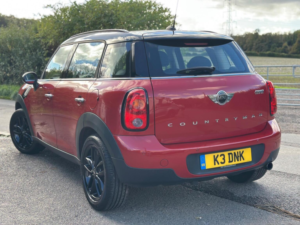 2015 MINI Countryman 1.6 Cooper Auto Euro 6 5dr in Red — image 6